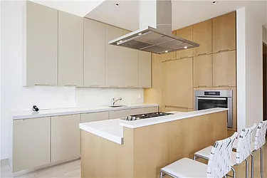 Rented by R New York