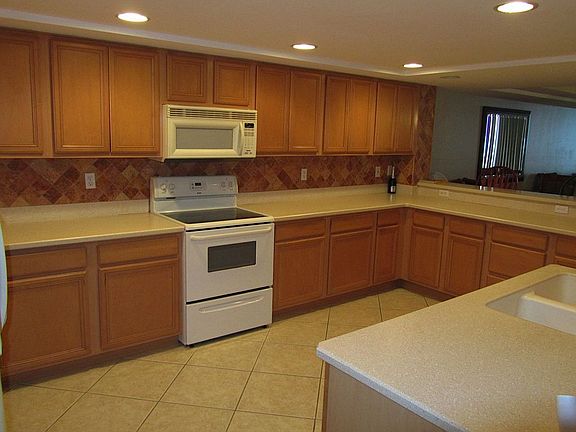 3rd image of 8472 Ridgewood Ave Unit 403