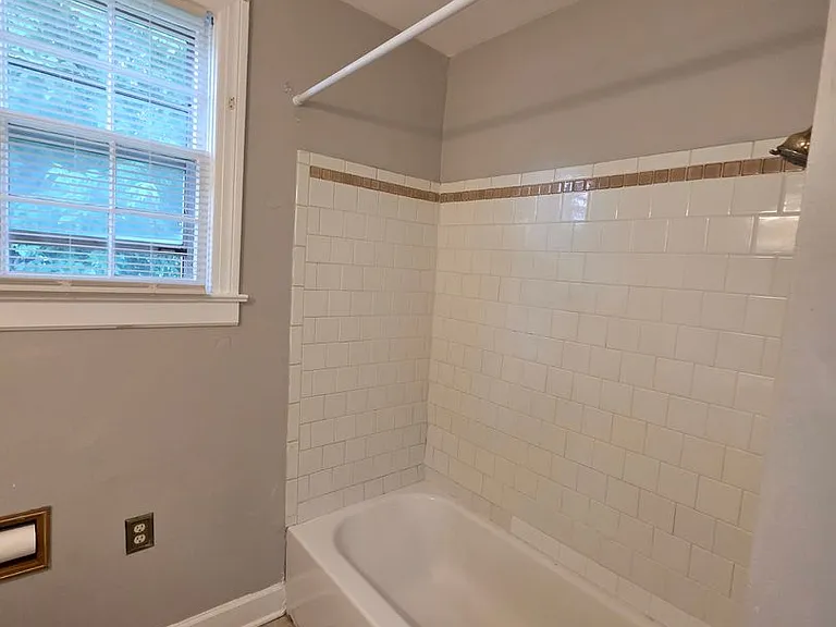 1518 Marwood Ln — Photo 12