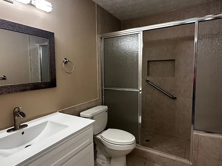 233 Goshen Ln — Photo 12