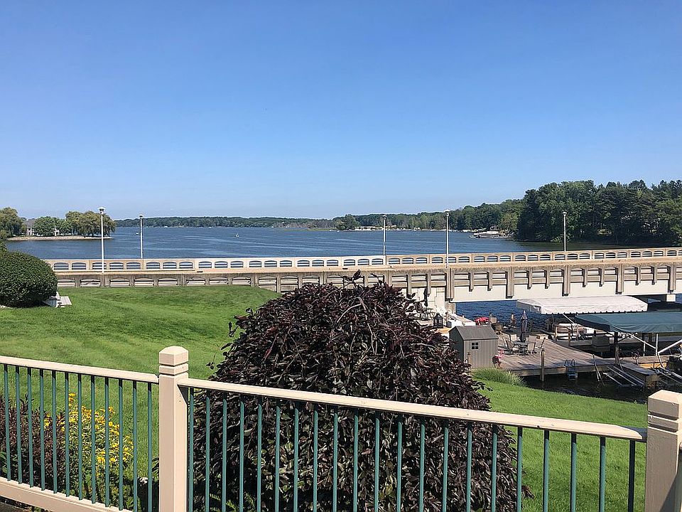851 Bradley Ave, Muskegon, MI 49441 Zillow