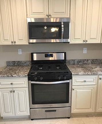 3rd image of 6401 Dawnfield Ln