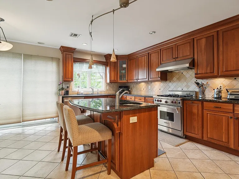 75 Myrtle Ave #1 — Photo 9