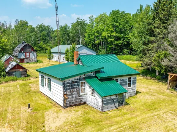 25649 Portage Entry Rd, Chassell, MI 49916