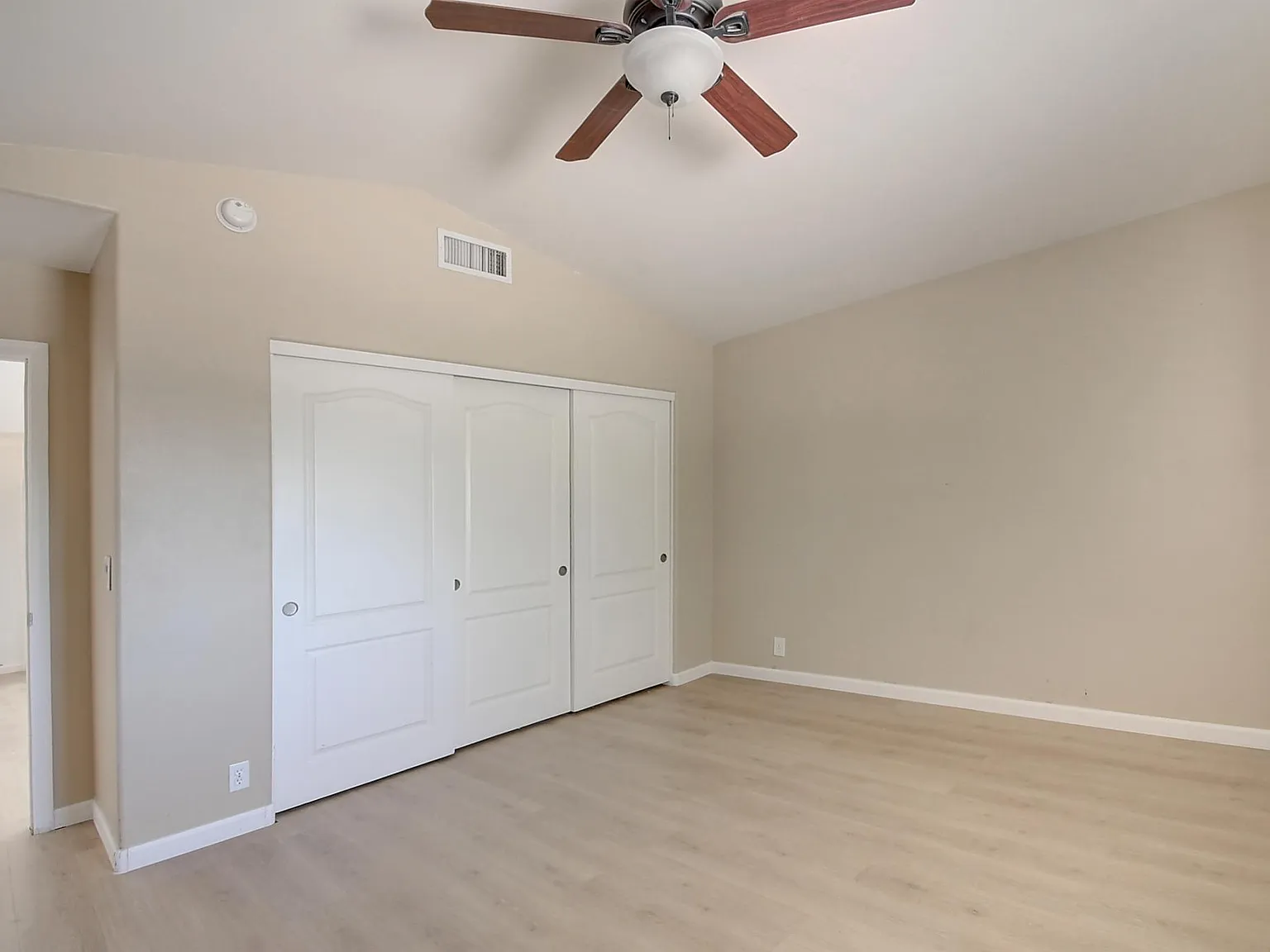 4 bed, 2.5 bath, 2277 sqft, $3,295 — Photo 4