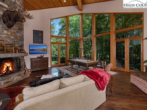 5th image of 132 Rockbrook Court