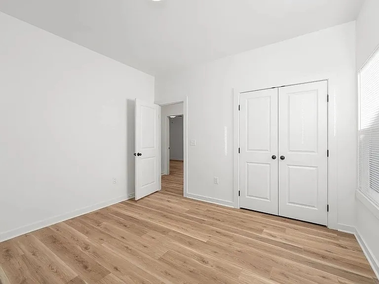 2295 E Spring Hill Ct — Photo 2