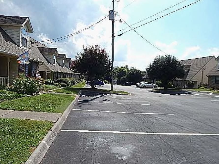 2nd image of 936 Bradley Bell Dr