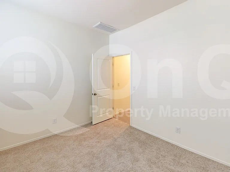 1108 S 5th St — Photo 10
