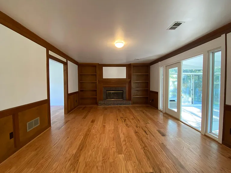3013 Eglantine Ct — Photo 8