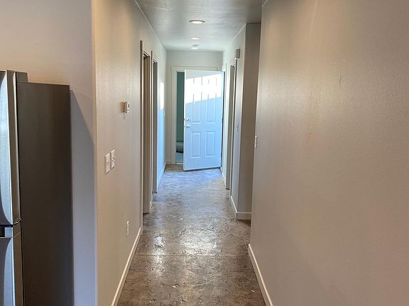 3rd image of 503 F St NE #A