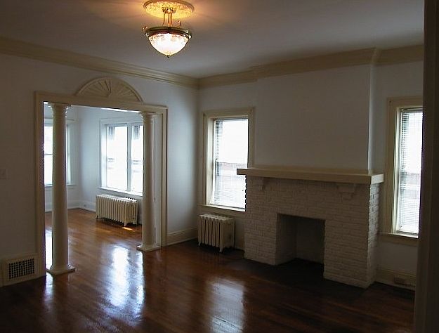 Building Photo 3