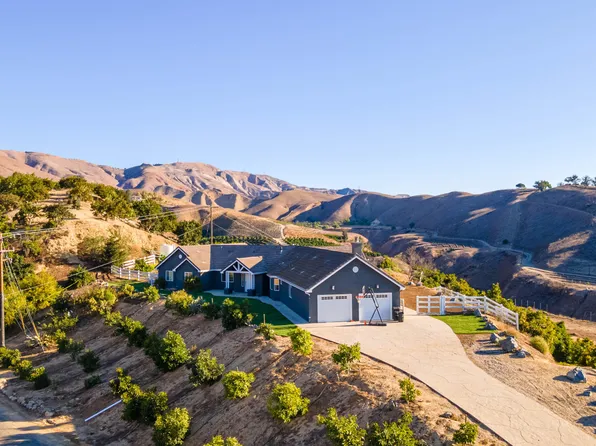 2055 Loma Dr, Camarillo, CA 93010