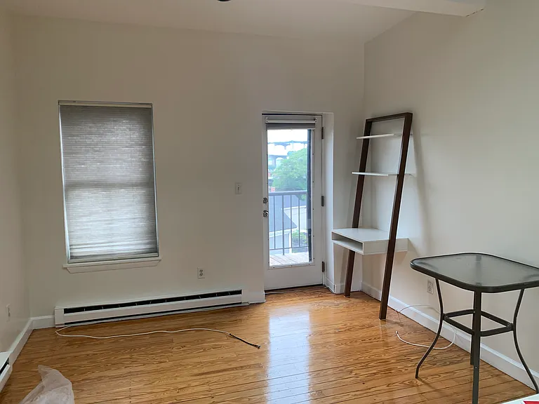38 Williams St #D — Photo 2