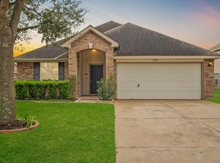 18111 Redoak Manor Ln, Cypress, TX 77433