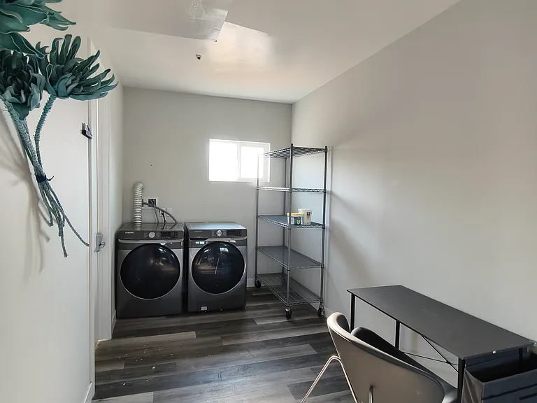 1280 W 37th Pl #A3 — Photo 1