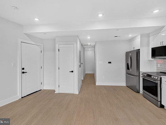 3rd image of 1650 Columbia Rd NW #201
