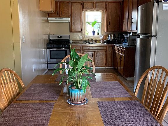 4th image of 4531 S Elm St
