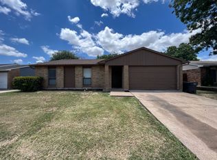 5809 Deerfoot Trl, Fort Worth, TX 76131