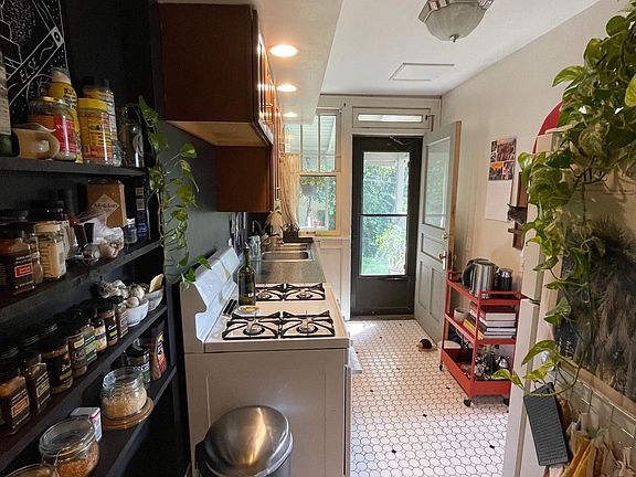 5th image of 191 E Hudson St #191