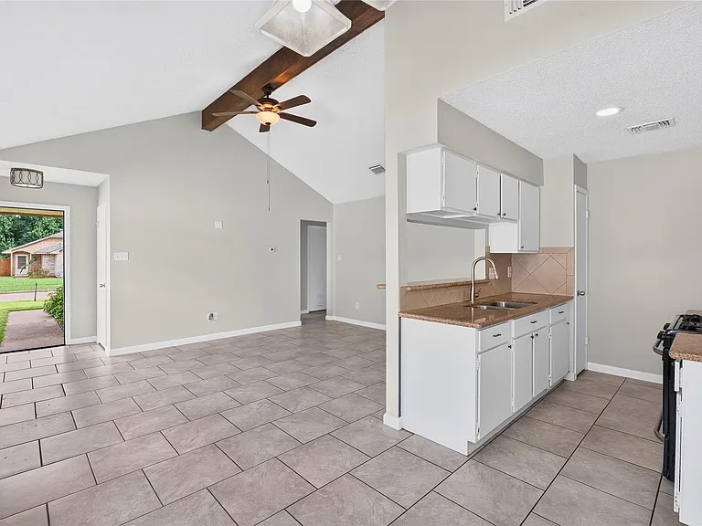 3922 Pintan Ln — Photo 11