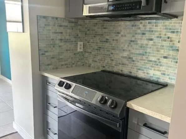 8734 SW 3rd St APT 104, Pembroke Pines, FL 33025