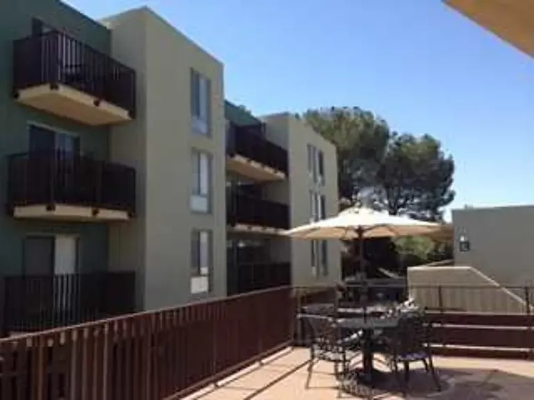 Azure Glendale — Photo 9