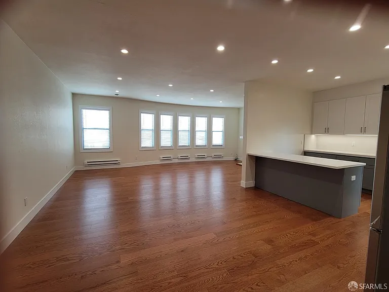 479 35th Ave — Photo 2