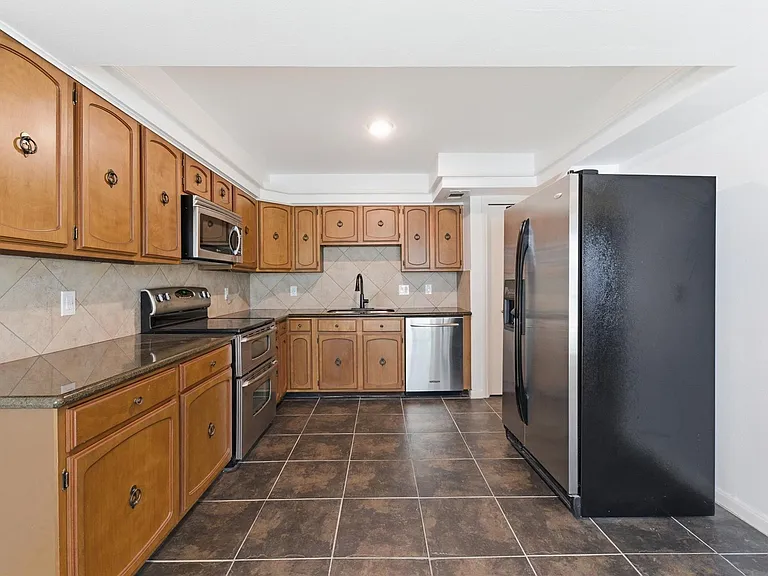 8614 Oakford Dr — Photo 6