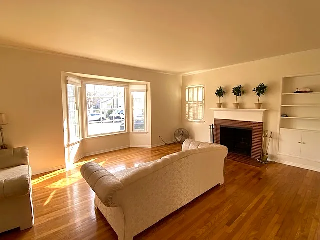 1267 Devon Ave — Photo 1