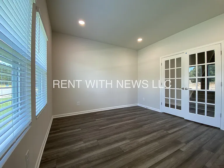 797 Riguard Way — Photo 22