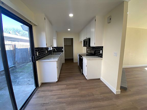 5th image of 11061 Goller Ct #11061