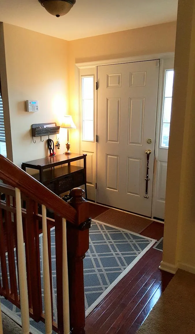 4 bed, 2.5 bath, 2220 sqft, $2,675 — Photo 4