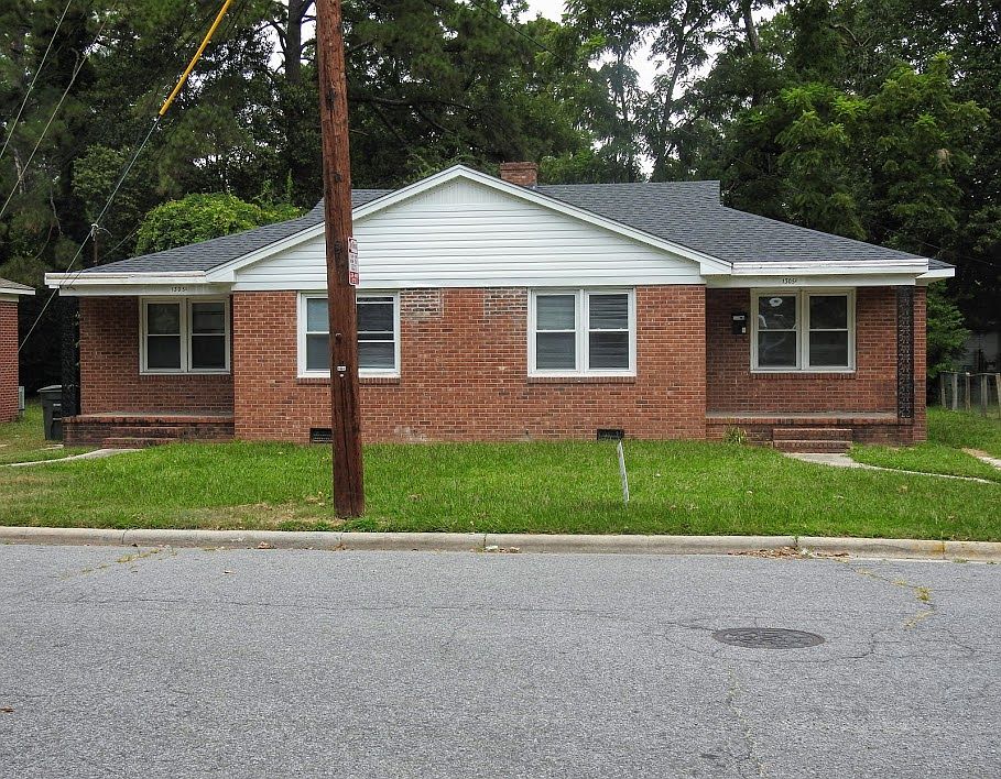 1st image of 1305 E 2nd St