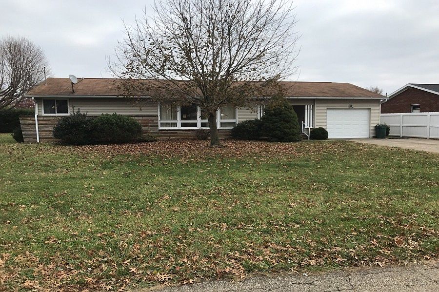 1st image of 818 Campbell Dr