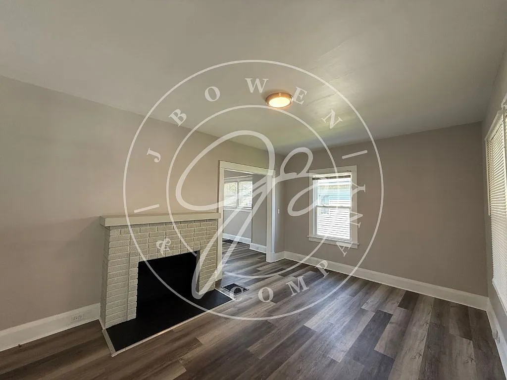 Building Photo - 3651 Leybourn Ave