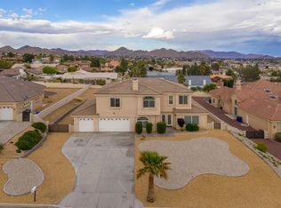 16245 Ridge View Dr, Apple Valley, CA 92307