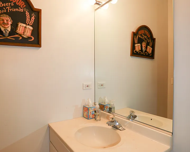 1940 W Diversey Pkwy #1W — Photo 9