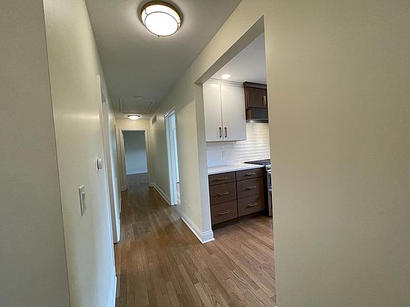 3rd image of 1533 Cambridge Rd