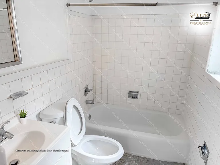 15101 Greenfield Rd #10 — Photo 8