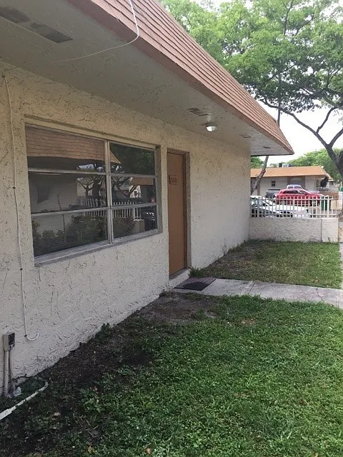 Large 2-1 apartment with central air — Photo 3