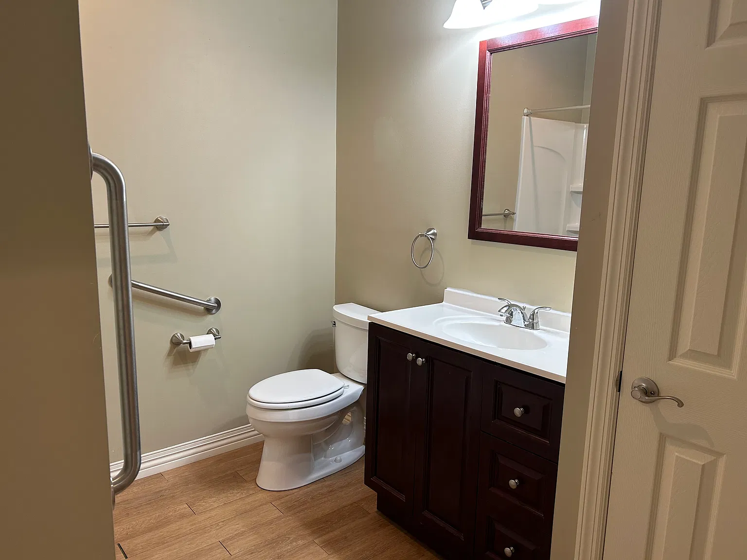 2 bed, 1100 sqft, $1,385 — Photo 3
