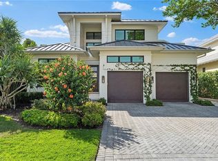 644 W Lake DR, NAPLES, FL 34102