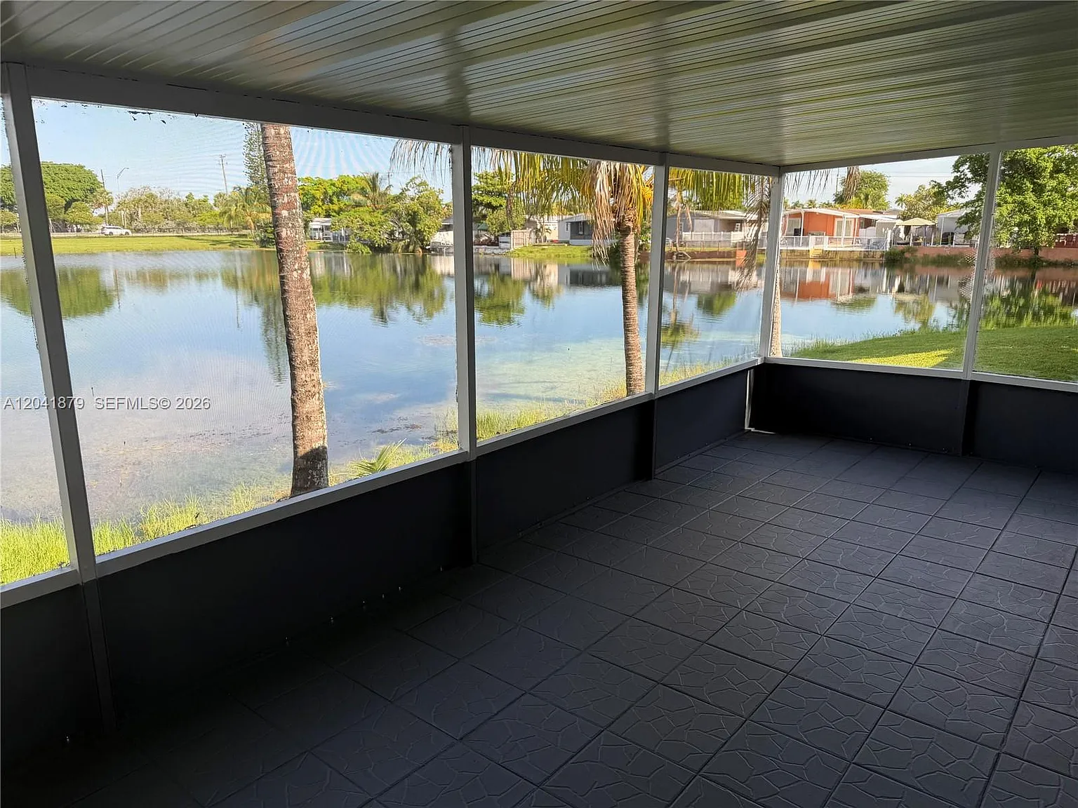 2 bed, 1.0 bath, $2,000 — Photo 2