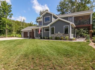 232 W Summerset Ct, Suttons Bay, MI 49682