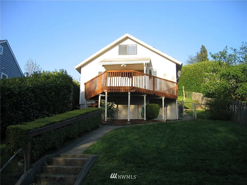 810 Cedar Ave photo 1