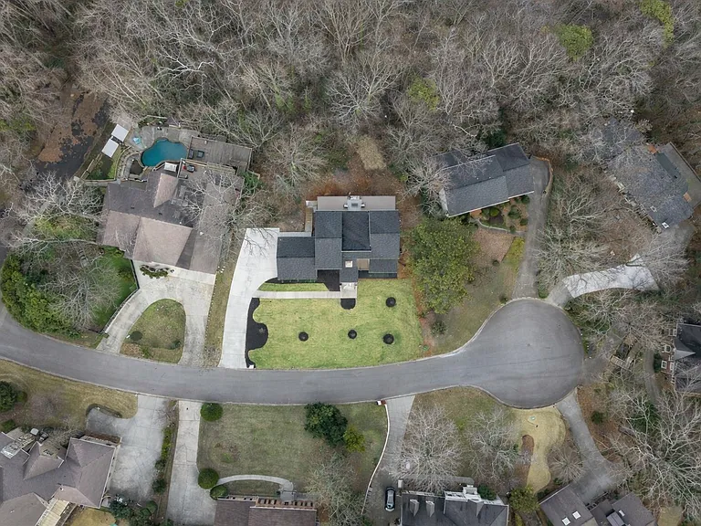 250 Bruton Way — Photo 52