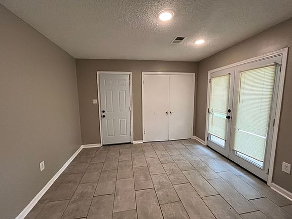 4th image of 5726 Briarwood Dr