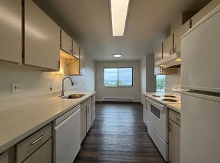 7130 California Ave SW APT 402, Seattle, WA 98136