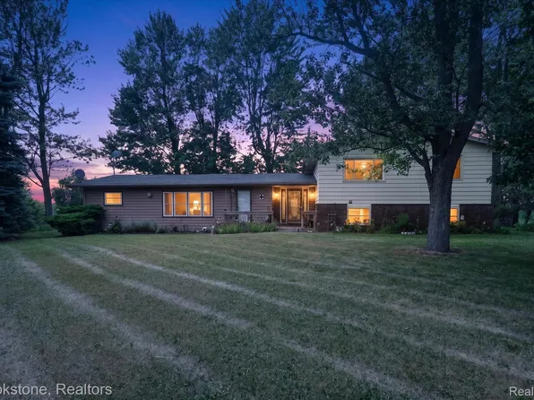 22025 Lakefield Rd, Saint Charles, MI 48637